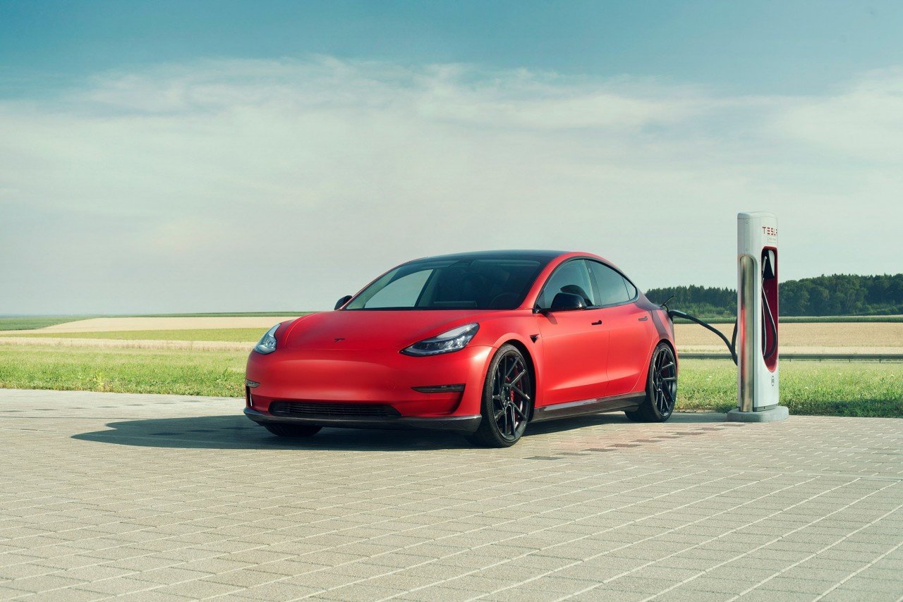 Tesla Model Y erhält Carbon-Aerodynamik von Novitec